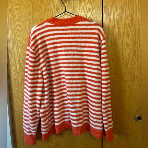 Levi’s Striped Fuzzy Cardigan - Picture 5 of 5